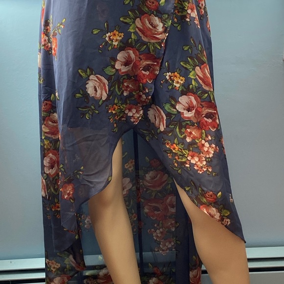 BY & BY Blue Floral dress. High low hemline Gorgeous Floral size 7 - Picture 12 of 13
